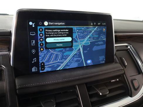 Used 2023 Chevrolet Suburban LT w/ Luxury Package image 6