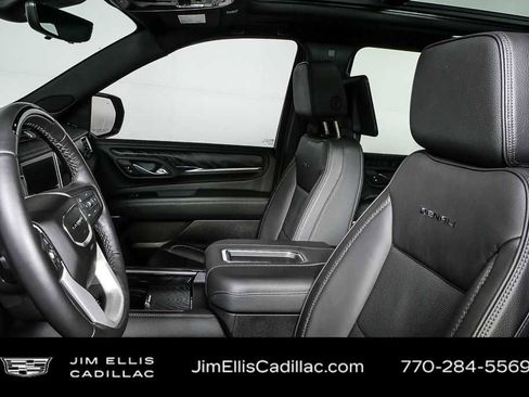 Used 2023 GMC Yukon XL Denali w/ Denali Reserve Package image 9