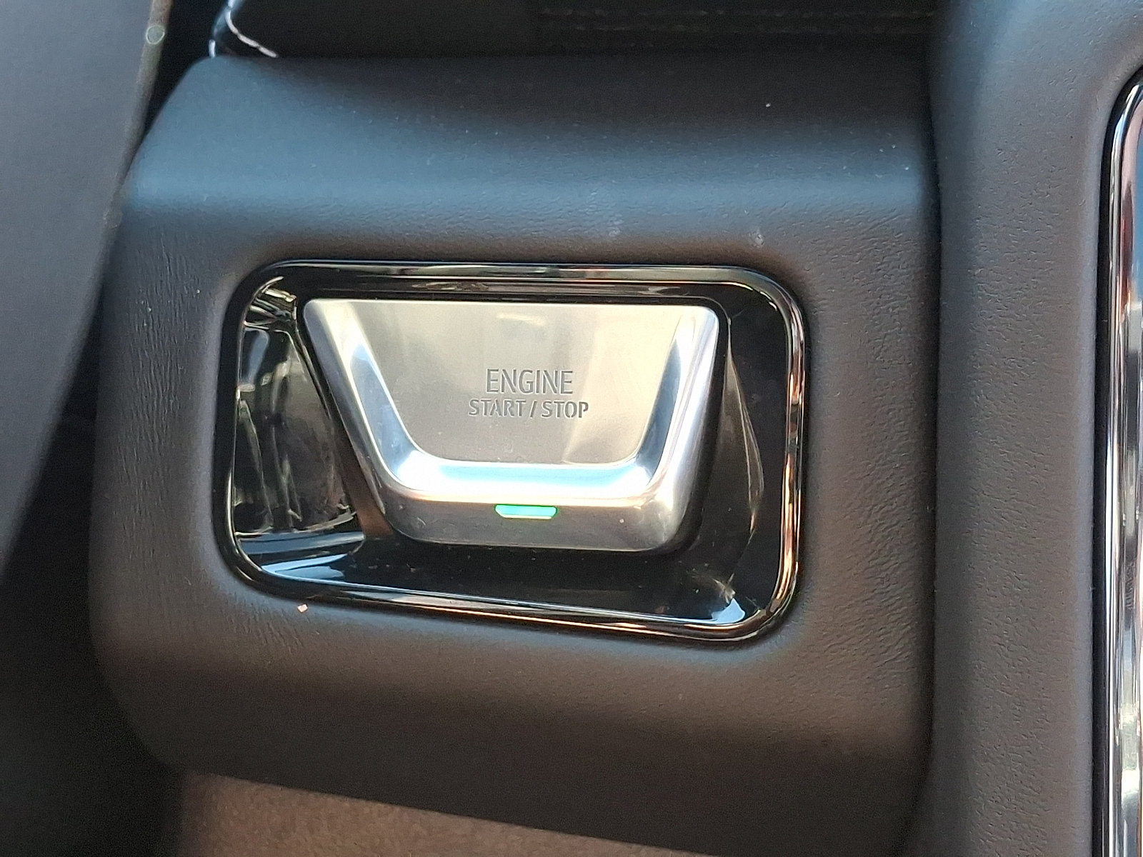 Used 2026 GMC Yukon AT4 Ultimate w/ LPO, Floor Liner Package AWD/4WD image 29