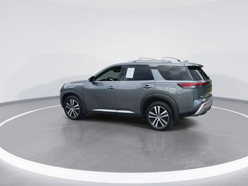 Used 2025 Nissan Pathfinder Platinum w/ Black Appearance Package AWD/4WD image 8