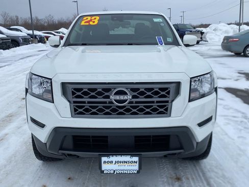 Used 2023 Nissan Frontier SV w/ Technology Package image 2