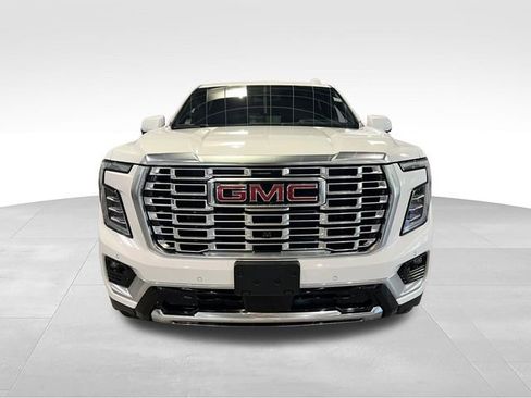 Used 2025 GMC Yukon XL Denali AWD/4WD image 2