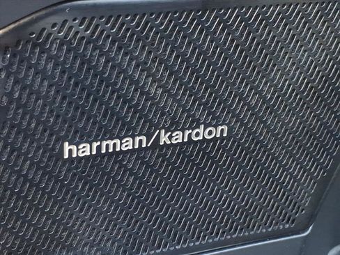 Used 2020 Volvo XC40 T5 R-Design w/ Protection Package image 12