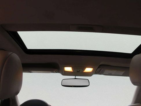 Used 2011 INFINITI G37 x Sedan w/ Premium Pkg image 8