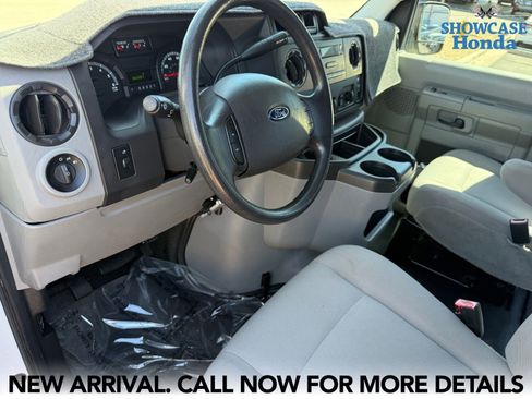 Used 2014 Ford E-250 and Econoline 250 w/ Power Group image 9