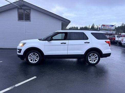Used 2016 Ford Explorer 4WD image 2