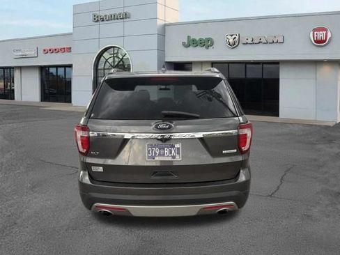 Used 2017 Ford Explorer XLT FWD image 4