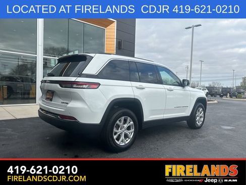 Used 2023 Jeep Grand Cherokee Limited AWD/4WD image 12