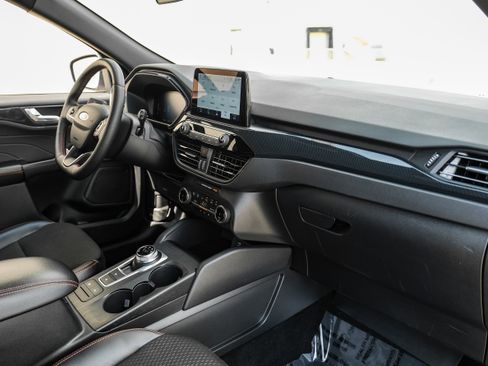 Used 2025 Ford Escape ST-Line Select AWD/4WD image 11