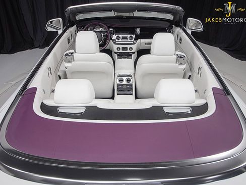 Used 2017 Rolls-Royce Dawn image 10