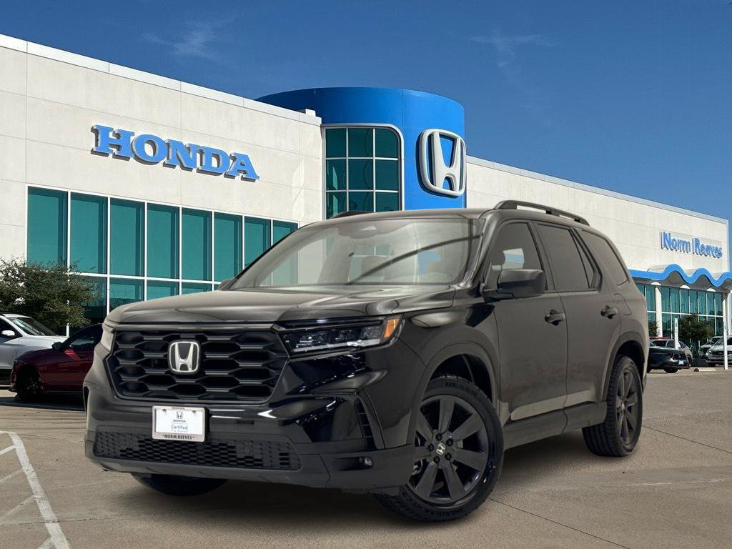 Used 2025 Honda Pilot Sport image 1