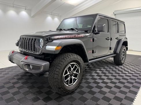 Used 2024 Jeep Wrangler Unlimited Rubicon w/ Technology Group AWD/4WD image 3