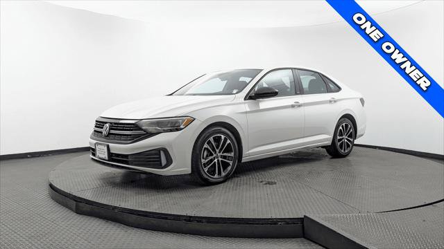 Used 2024 Volkswagen Jetta Sport FWD image 2