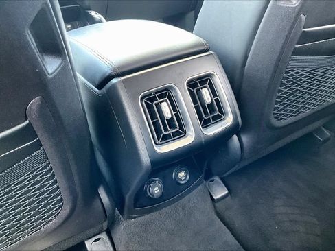 Used 2022 Kia Sorento S FWD image 13
