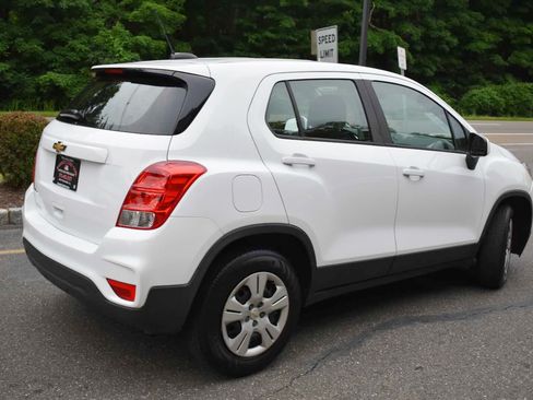 Used 2018 Chevrolet Trax LS FWD image 4