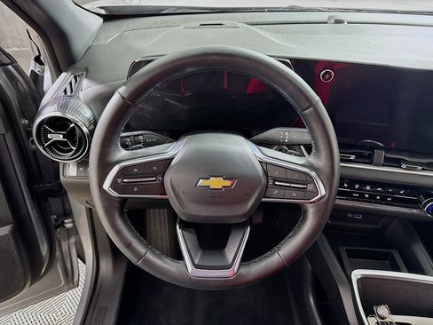 Used 2025 Chevrolet Equinox LT FWD image 15