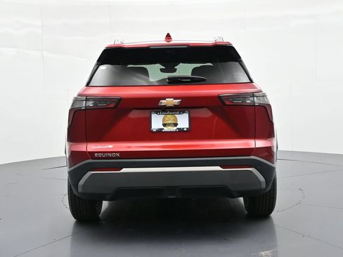 Used 2025 Chevrolet Equinox LT w/ Convenience Package II FWD image 7