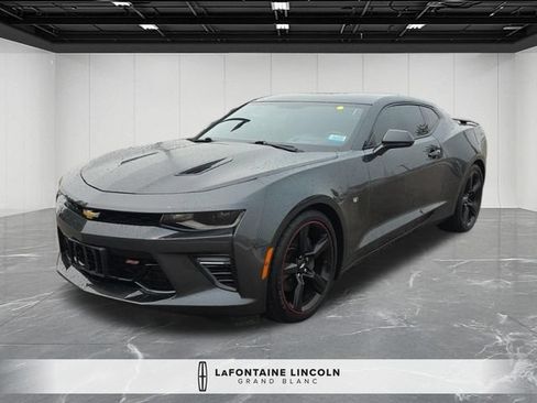 Used 2018 Chevrolet Camaro SS RWD image 1
