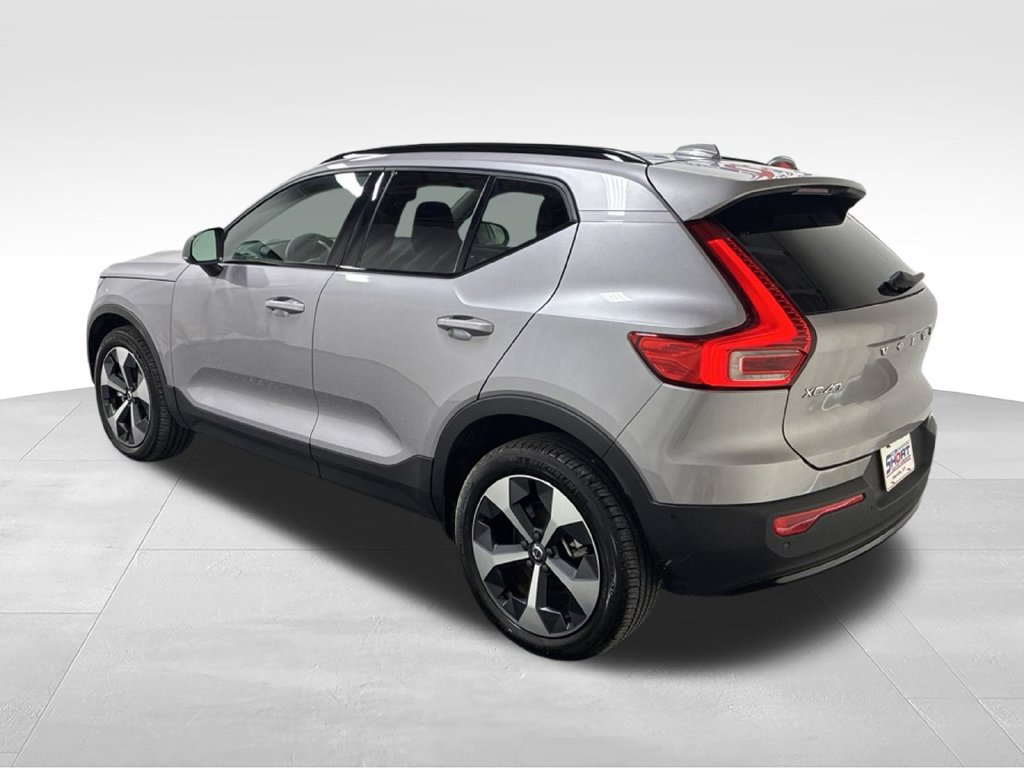 Used 2026 Volvo XC40 B5 Plus AWD/4WD image 8