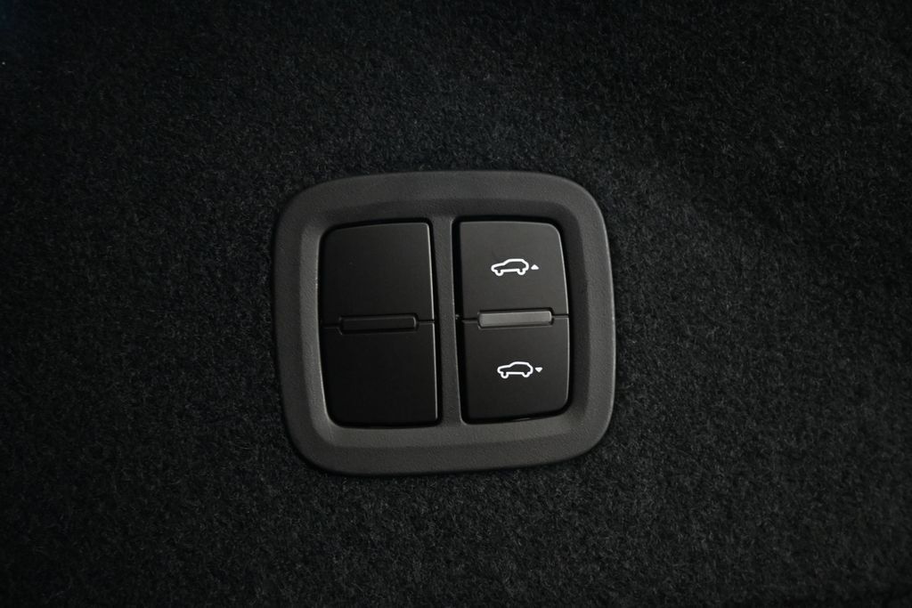 Used 2023 Porsche Cayenne GTS AWD/4WD image 34