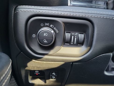 Used 2022 RAM 1500 Limited w/ Body Color Bumper Group image 17