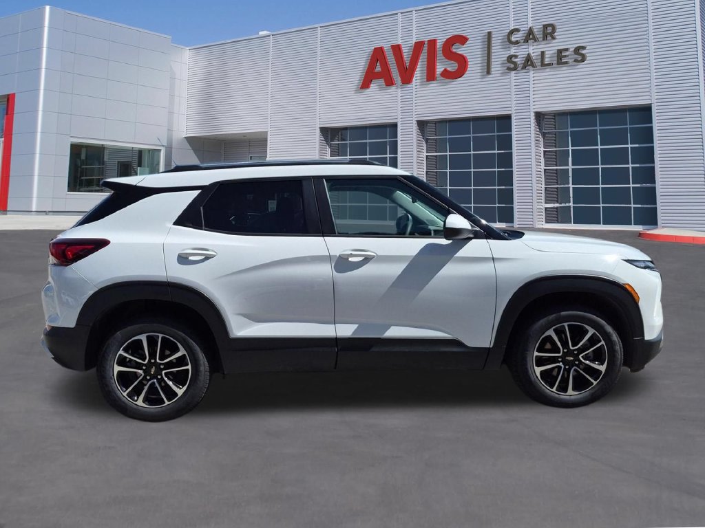 Used 2025 Chevrolet TrailBlazer LT AWD/4WD image 5
