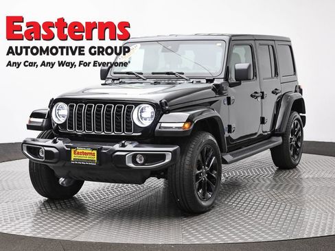 Used 2025 Jeep Wrangler Unlimited Sahara image 1