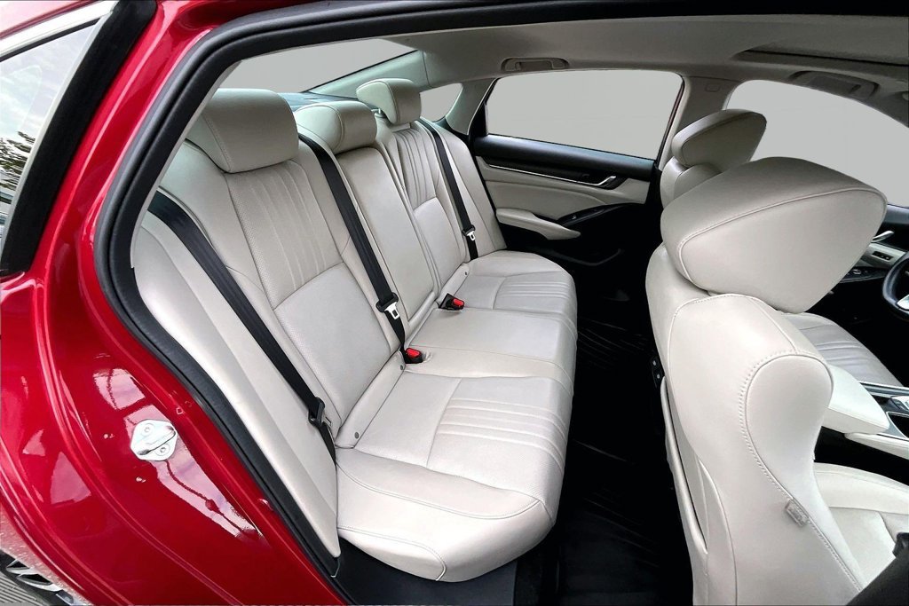 Used 2022 Honda Accord Touring image 19