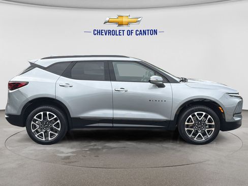 Used 2025 Chevrolet Blazer RS FWD image 5