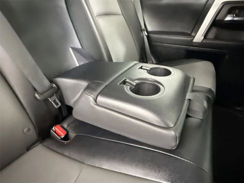 Certified 2022 Toyota 4Runner SR5 Premium w/ Moonroof Package image 40