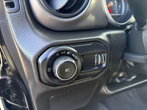 Used 2023 Jeep Wrangler Sport image 7