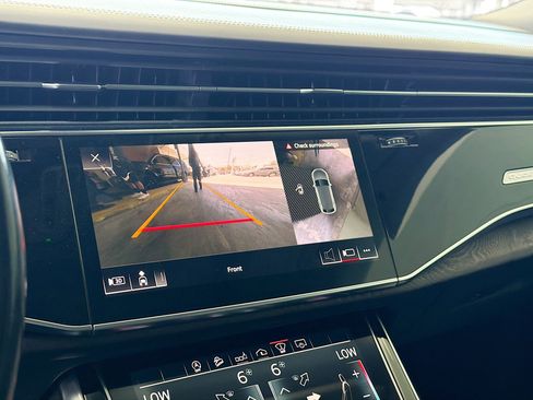 Used 2020 Audi Q8 Prestige w/ Prestige Package AWD/4WD image 10