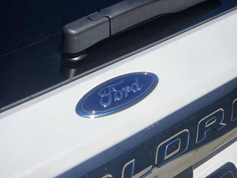 Used 2022 Ford Explorer Limited w/ Equipment Group 301A image 9