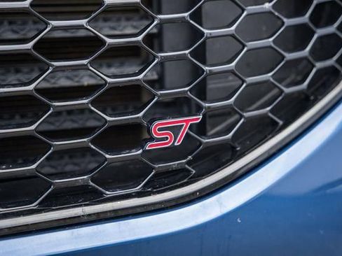 Used 2019 Ford Edge ST w/ Convenience Package image 15