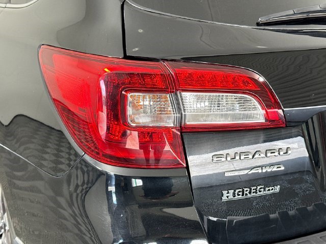 Used 2017 Subaru Outback 2.5i Touring w/ Popular Package #5A AWD/4WD image 34