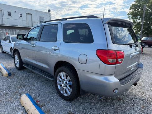 Used 2011 Toyota Sequoia Platinum AWD/4WD image 10