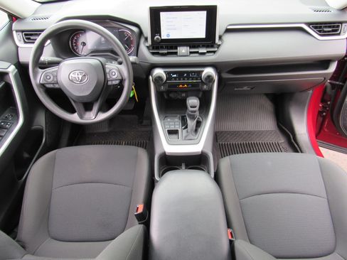 Used 2023 Toyota RAV4 LE AWD/4WD image 23