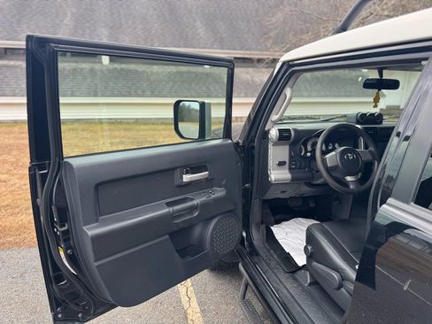 Used 2008 Toyota FJ Cruiser 4WD w/ Convenience Pkg image 11