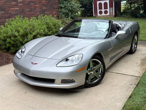 Used 2008 Chevrolet Corvette Convertible w/ Preferred Equipment Group RWD image 10