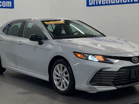 Used 2022 Toyota Camry LE w/ Carpet Mat Package (TMS) AWD/4WD image 2