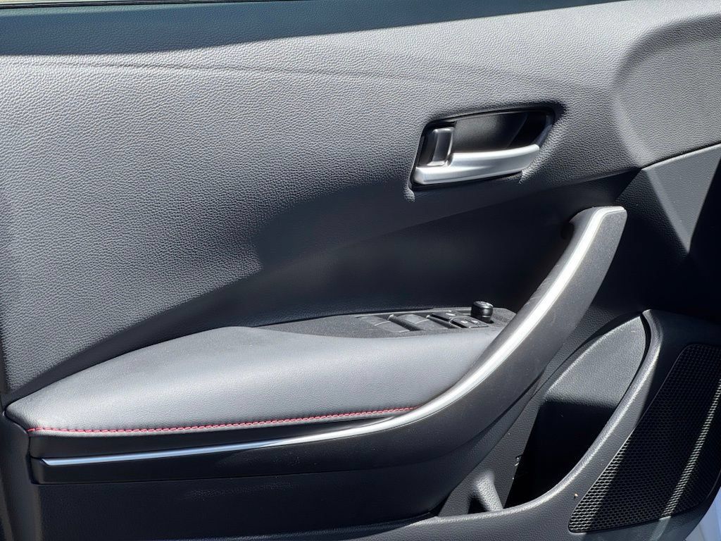 Used 2025 Toyota Corolla SE w/ SE Premium Package FWD image 9