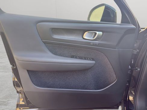 New 2025 Volvo EX40 Core w/ Climate Package AWD/4WD image 11