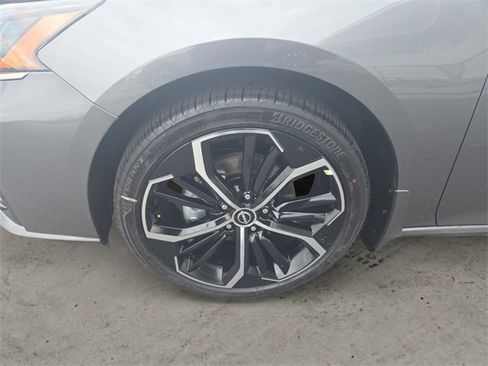 New 2025 Nissan Altima 2.5 SR w/ SR Premium Package image 14