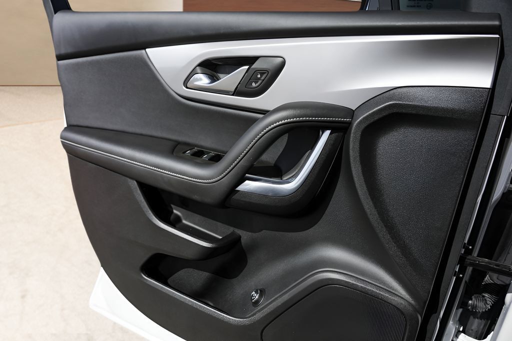 Used 2023 Chevrolet Blazer LT FWD image 20