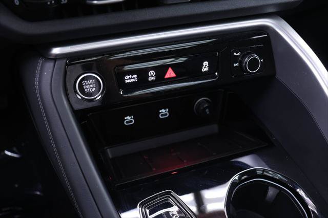 Certified 2025 Audi Q5 Premium w/ Convenience Package AWD/4WD image 9