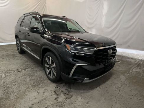 Used 2025 Honda Pilot Elite image 2