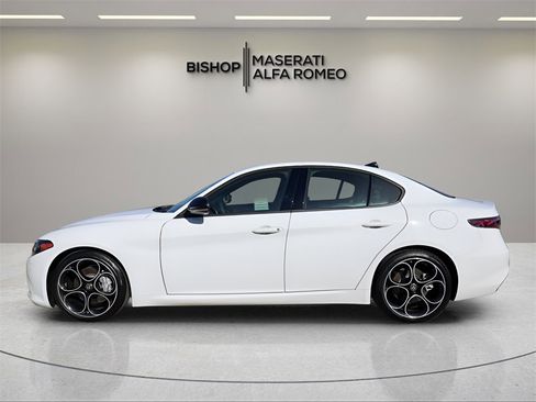 New 2025 Alfa Romeo Giulia w/ Driving Assist Package image 4
