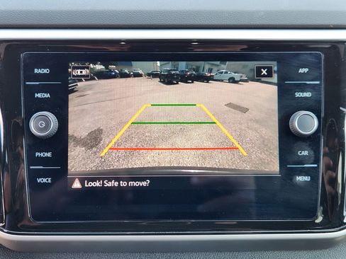 Used 2022 Volkswagen Atlas Cross Sport SE image 13