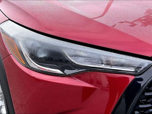 Used 2023 Toyota Corolla Cross LE image 29