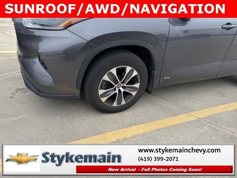 Used 2021 Toyota Highlander XLE image 11